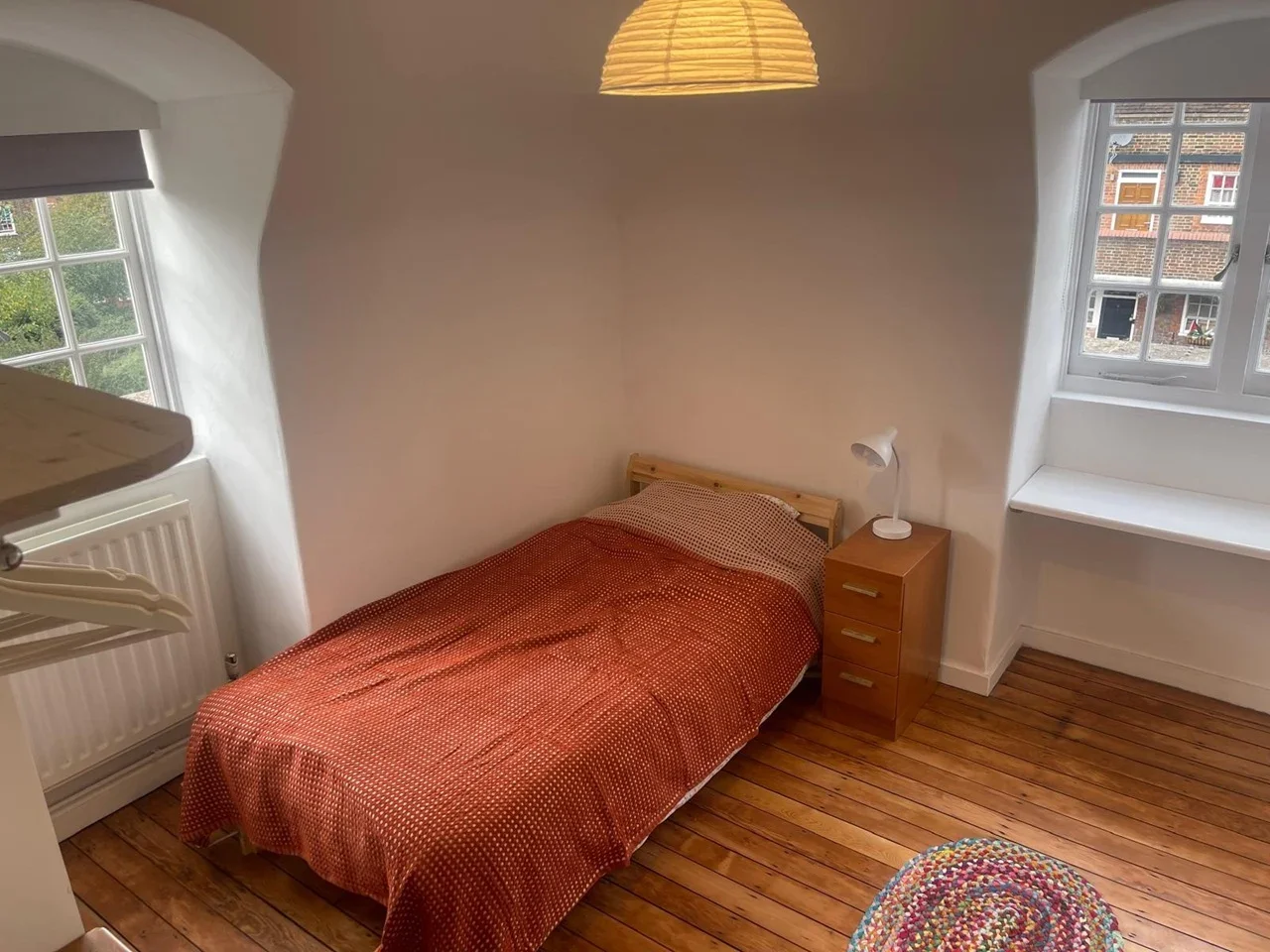 Room Frampton Street in City of Westminster