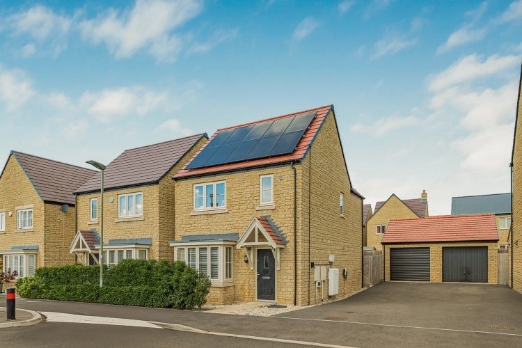 House Primrose Close in West Oxfordshire