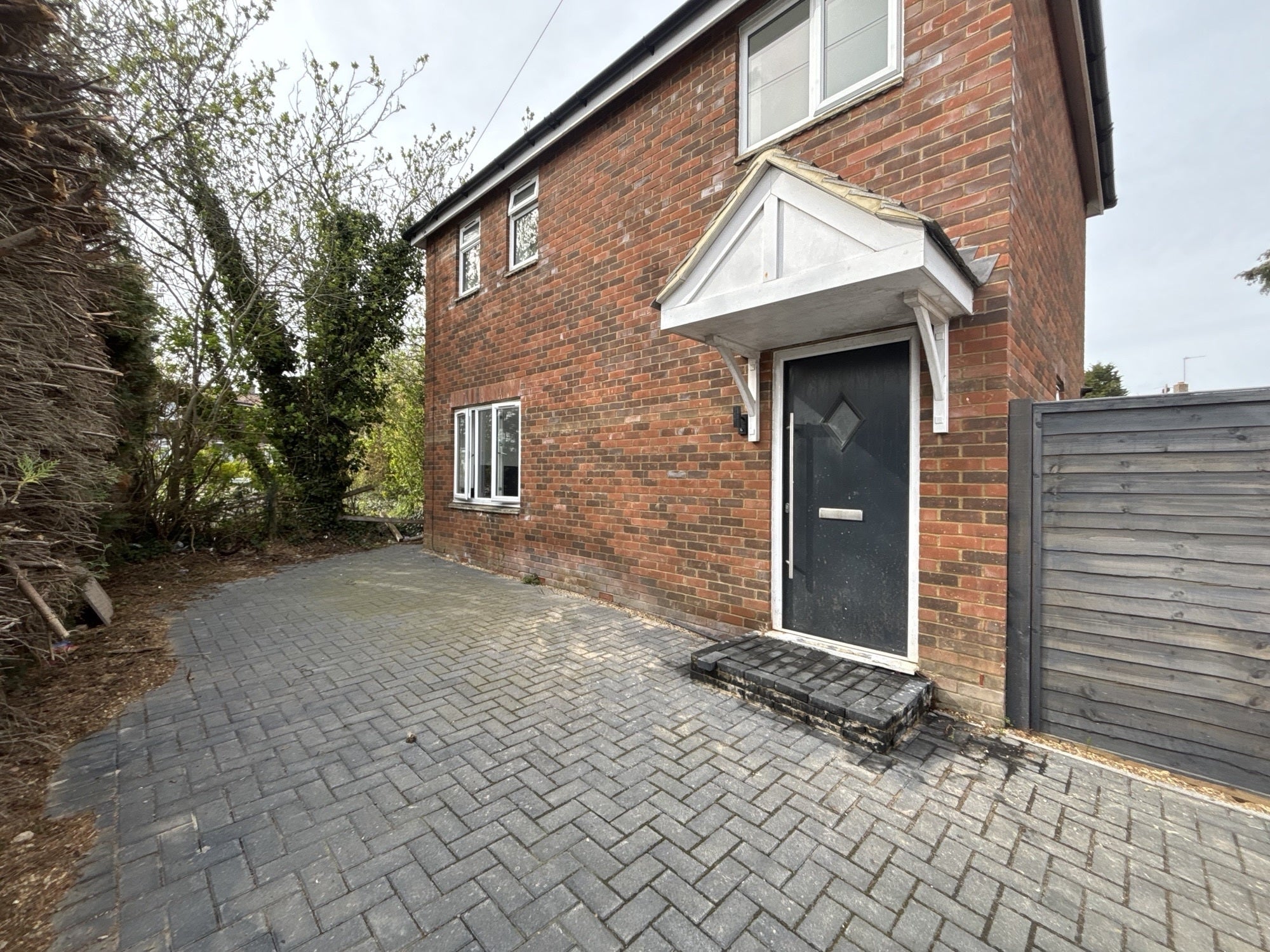 Flat Annesley Road in Milton Keynes
