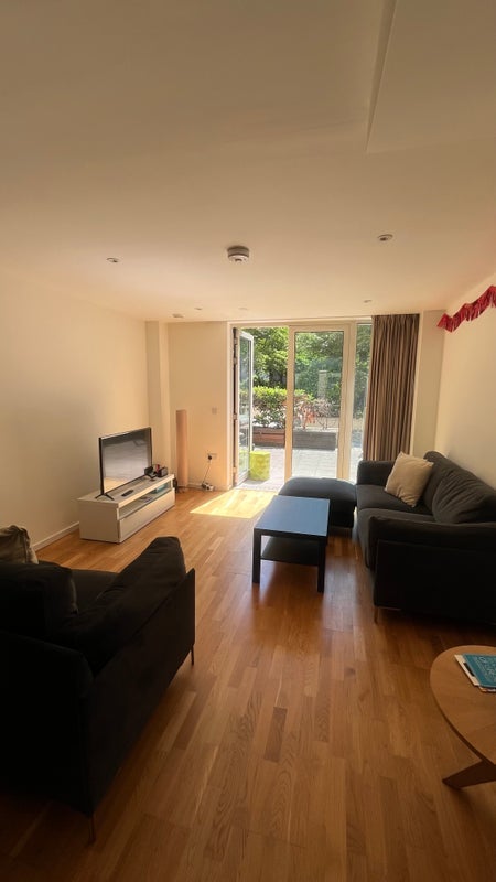 Room Honour Lea Avenue in Greater London