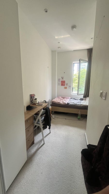 Room Honour Lea Avenue in Greater London