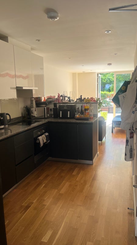 Room Honour Lea Avenue in Greater London