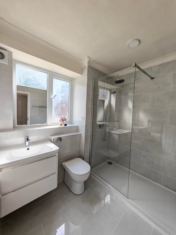 Flat Ilminster Gardens in Greater London