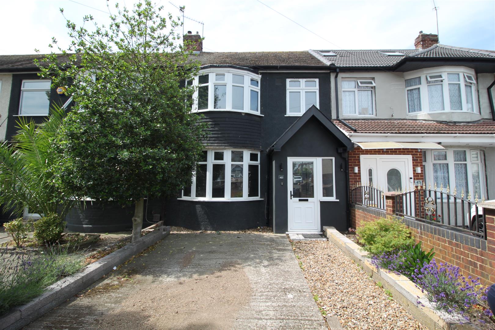 House Westbury Avenue in Greater London