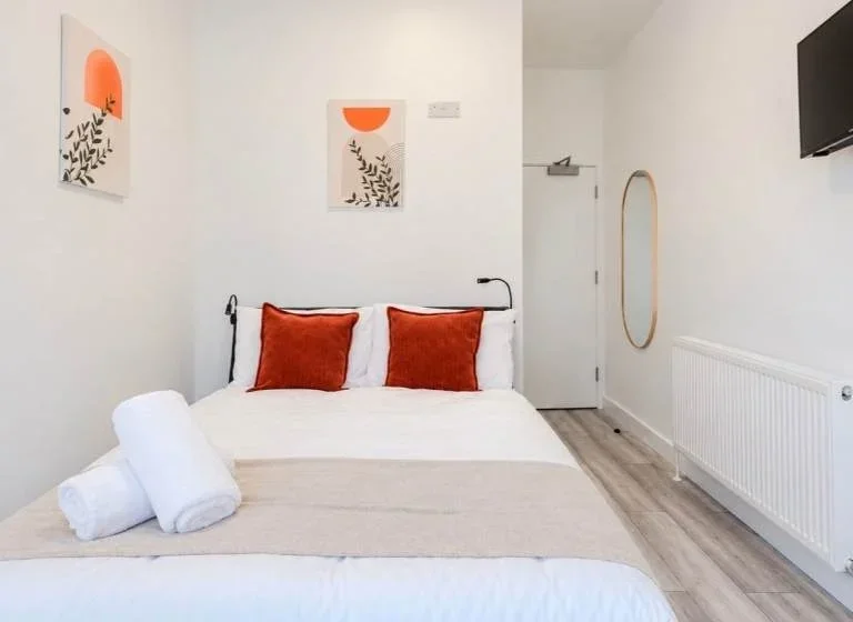 Flat Castletown Road in Greater London