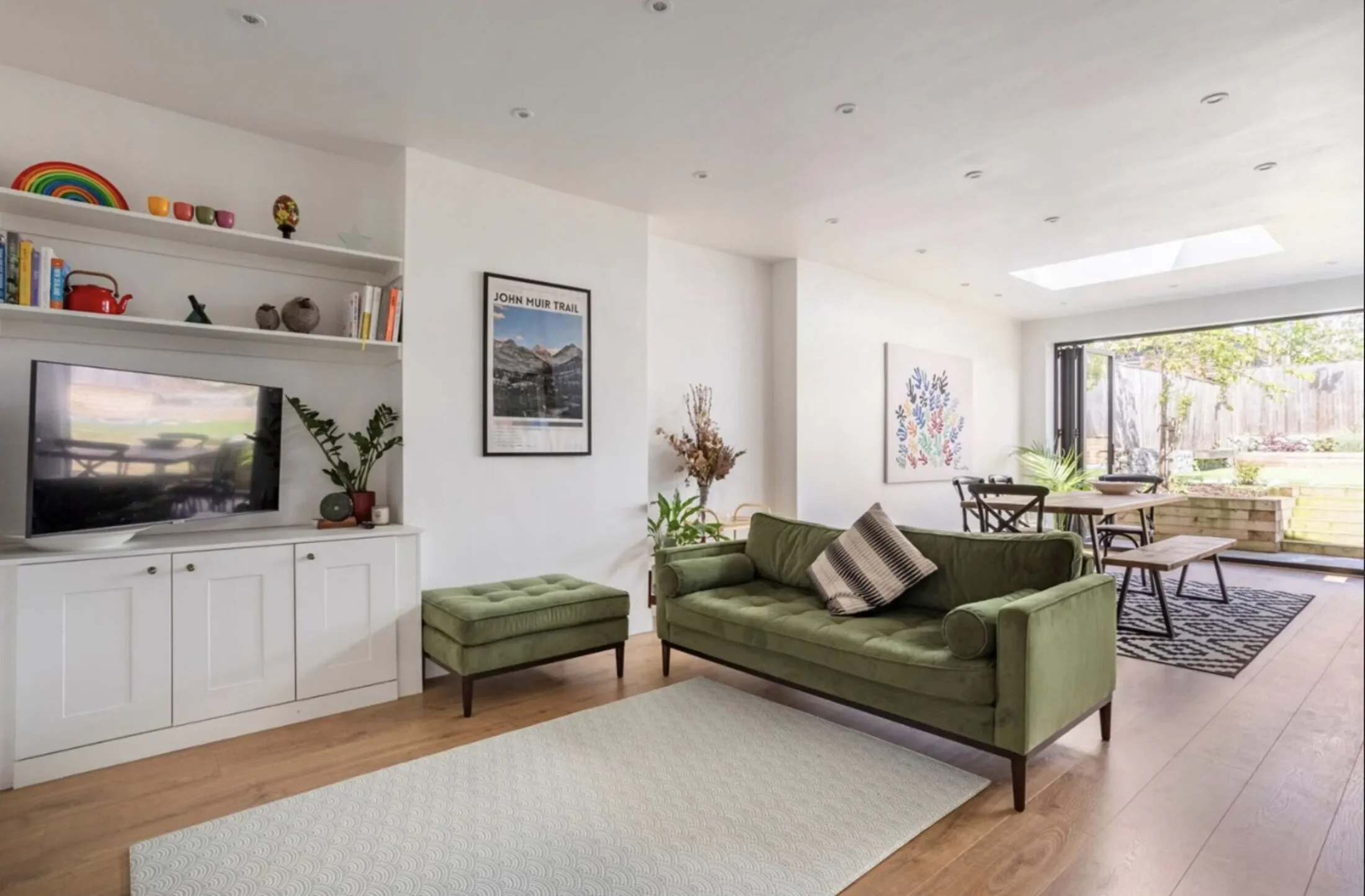 House Crescent Way in Greater London