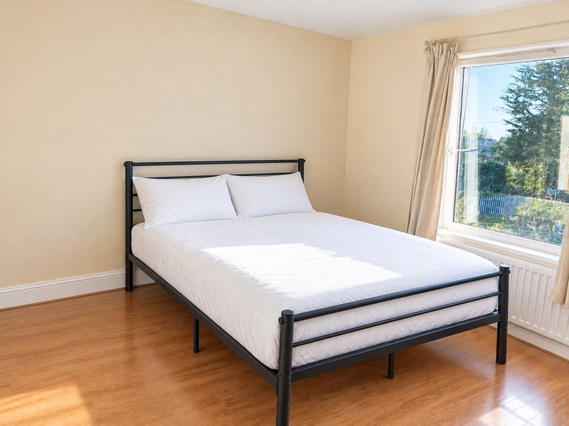 Room Bramford Road in Ipswich
