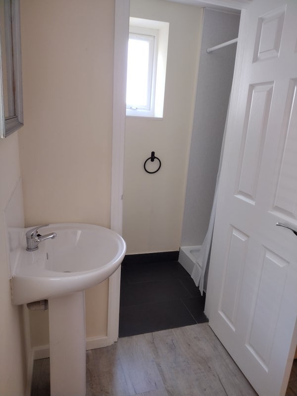 Room Bramford Road in Ipswich
