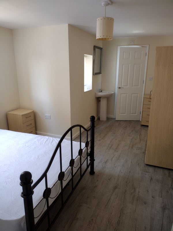 Room Bramford Road in Ipswich