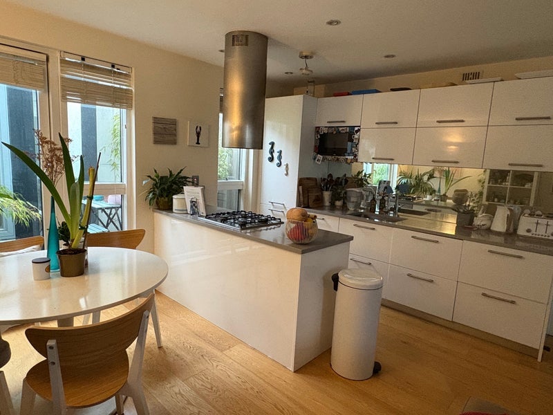 Flat Offord Street in Greater London