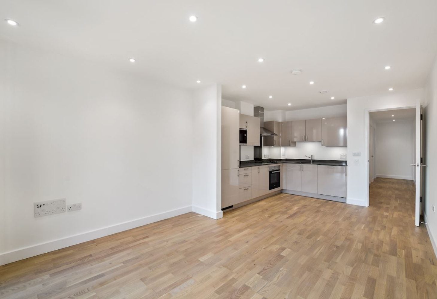 Flat Nichols Court in Chelmsford
