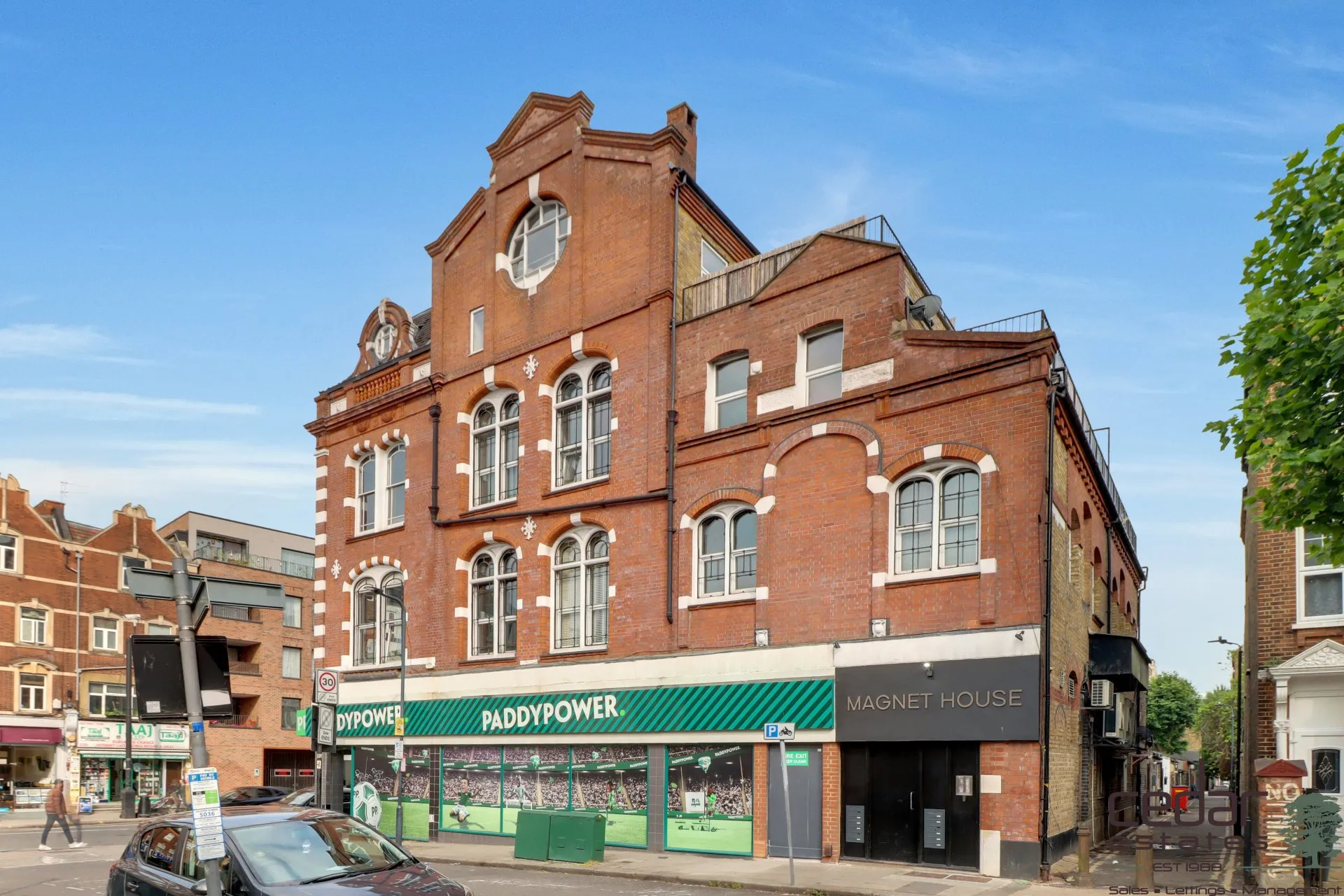 Flat Kilburn High Road in Greater London