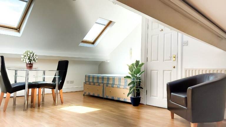 Flat Sulgrave Road in Greater London