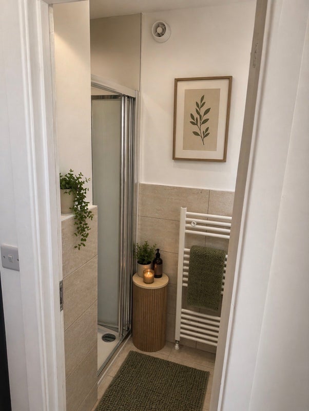 Room Manchester Road in Kearsley