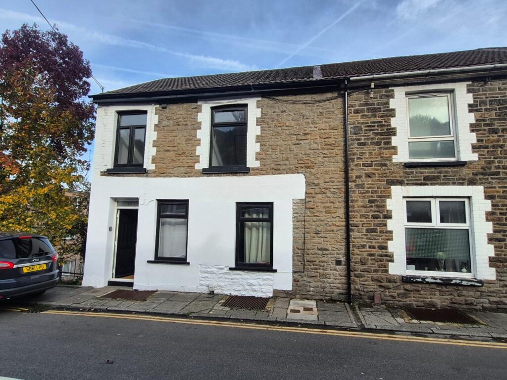 Flat Wood Road in Pontypridd