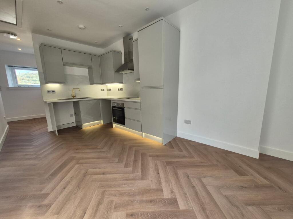 Flat Wood Road in Pontypridd
