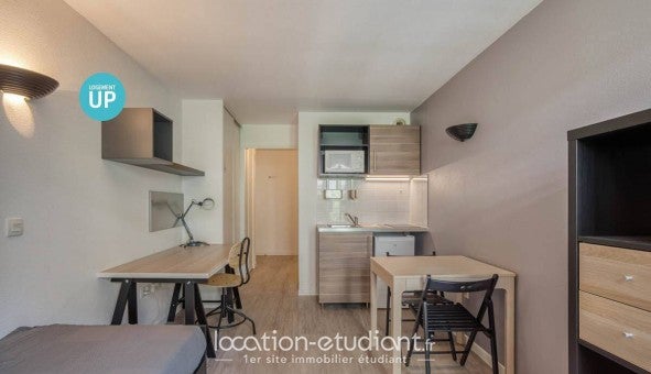 Room Rue des Lilas d'Espagne in Courbevoie