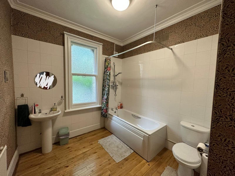 Room Cressingham Road in Greater London