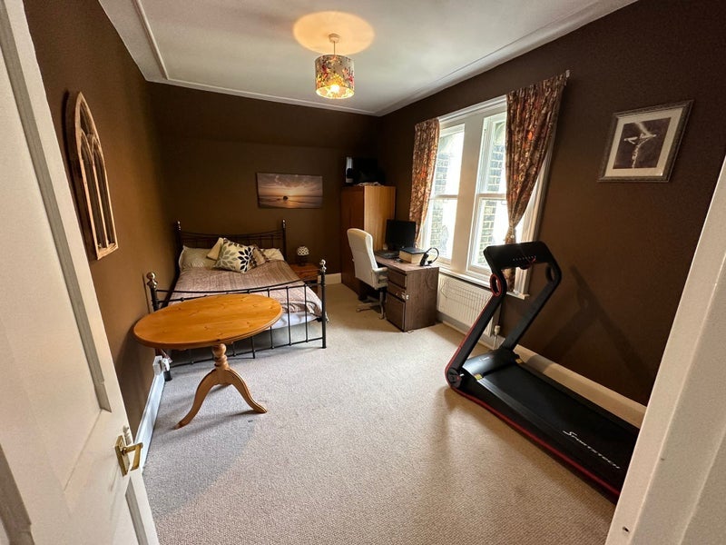 Room Cressingham Road in Greater London
