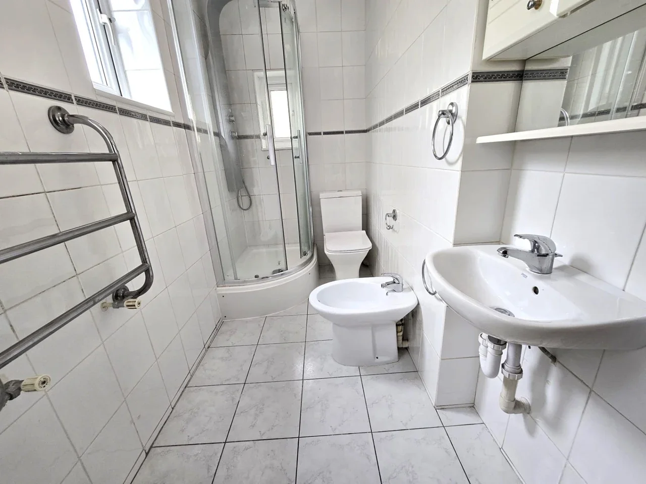 Room Bruce Road in Greater London