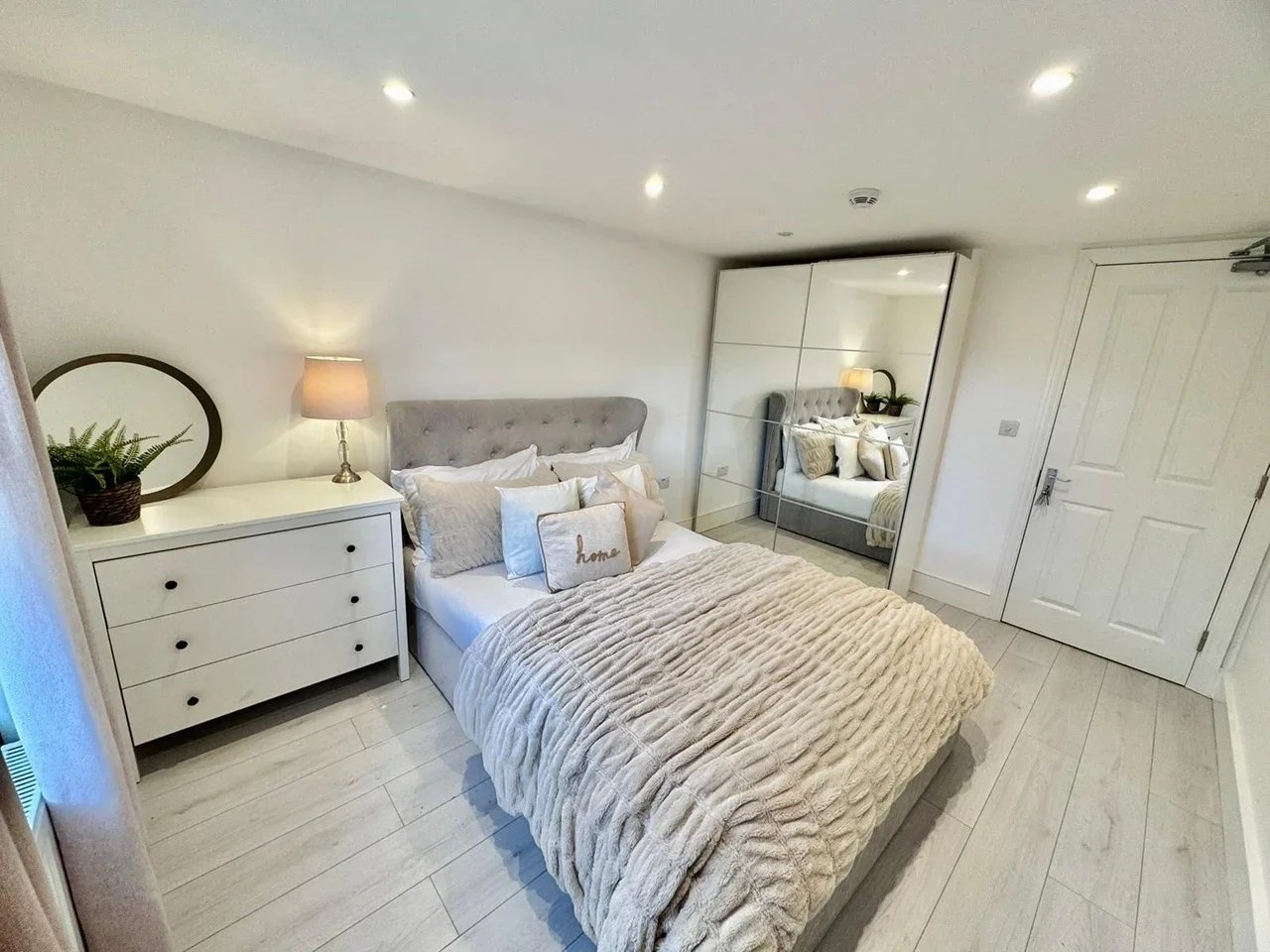 Room Bruce Road in Greater London