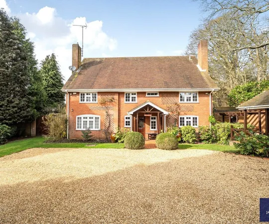 House Leighton Street in Woburn