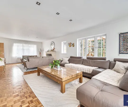 House Leighton Street in Woburn