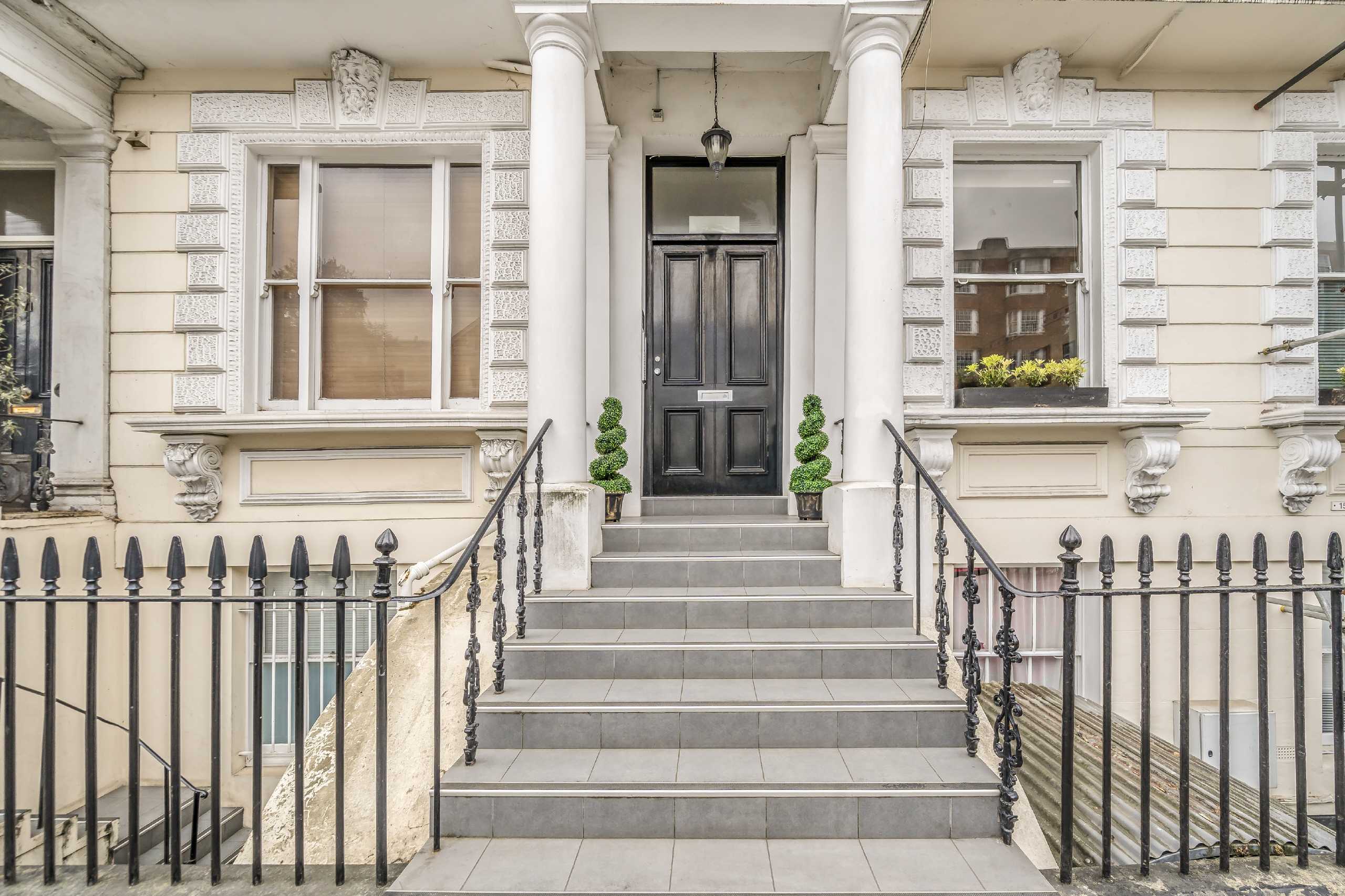 Flat Kensington Park Road in Greater London