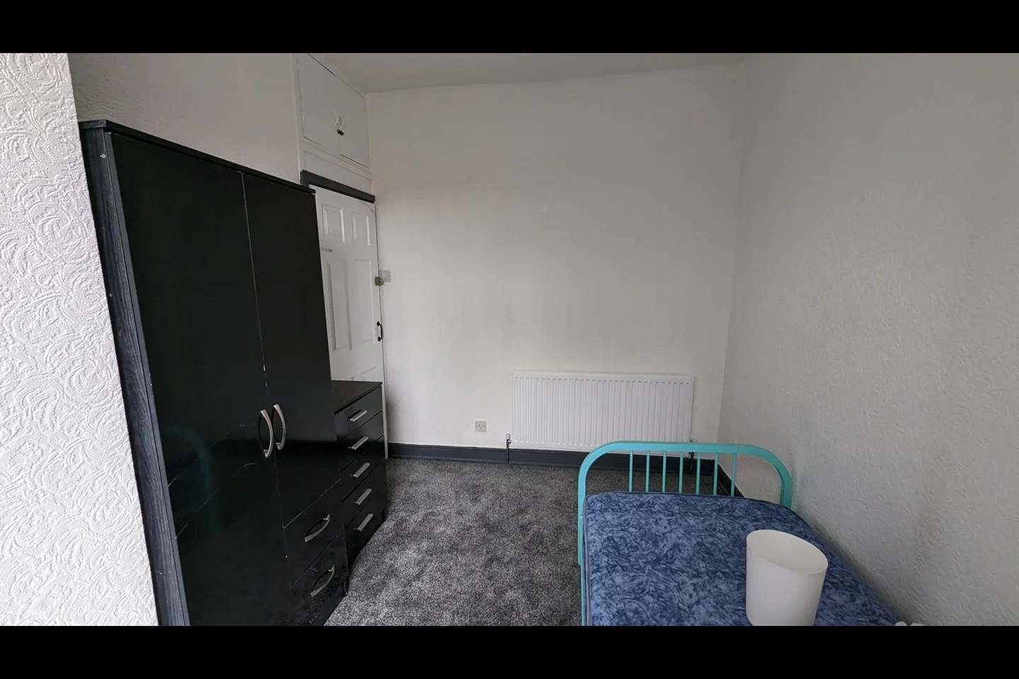 Room Birch Street in Tameside