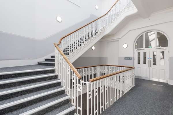 Flat Pickard Street in Greater London