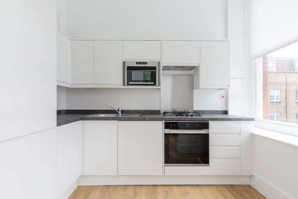 Flat Pickard Street in Greater London