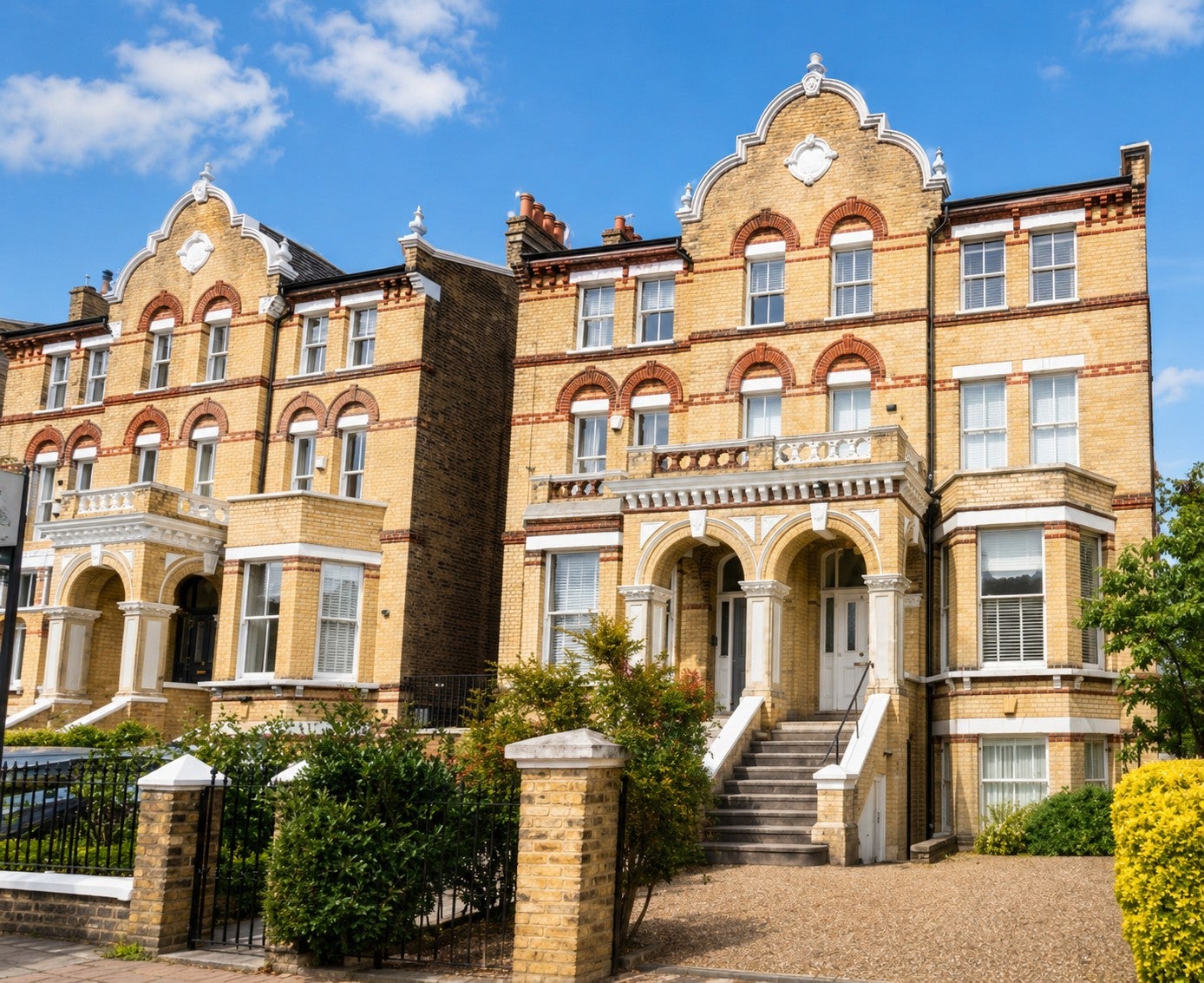 Flat The Chase in Greater London