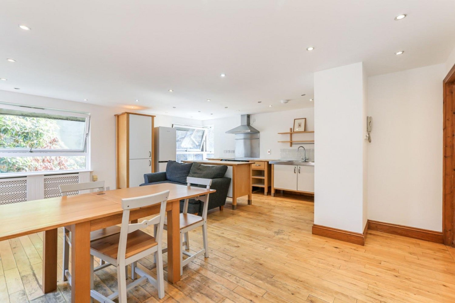 Flat Mary Datchelor Close in Greater London