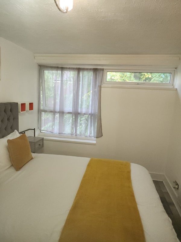 Room Park Hill in Greater London