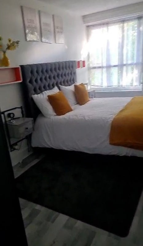 Room Park Hill in Greater London