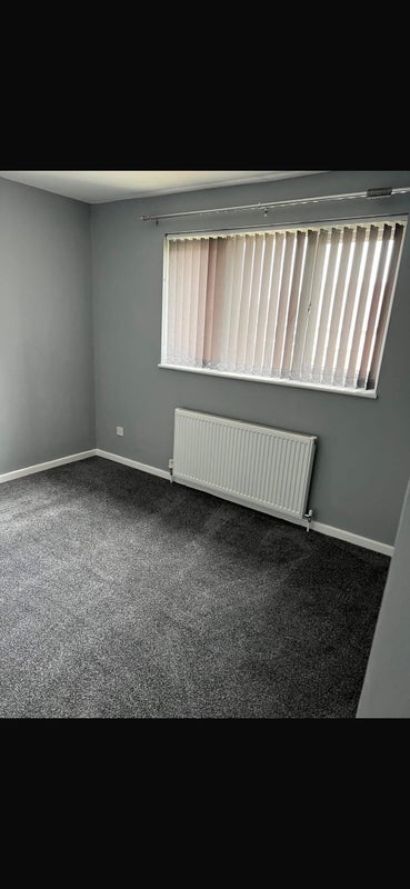 House Chelsfield Way in Leeds