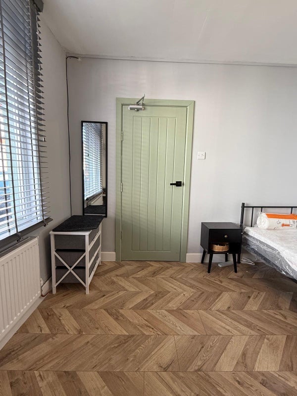 Room Andrew Street in Liverpool
