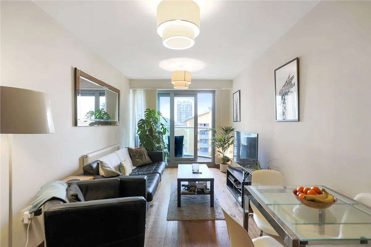 Flat Bridges Court in Greater London