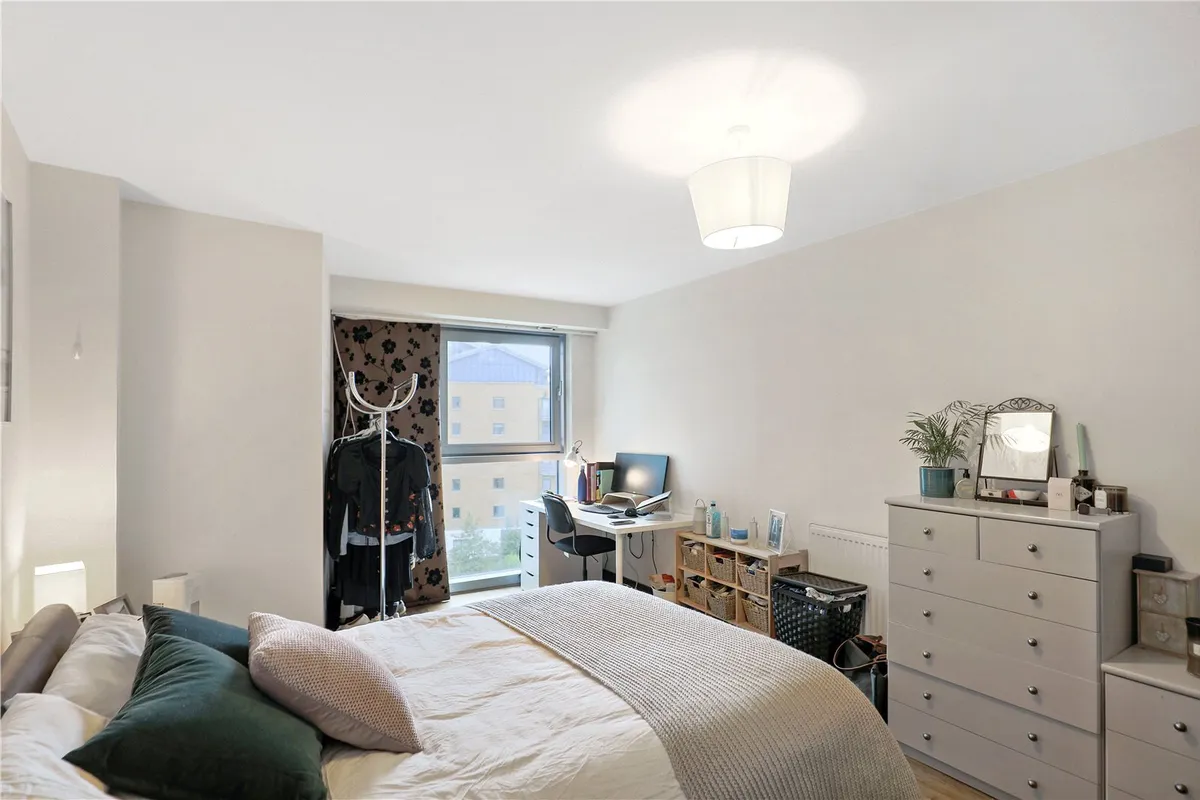 Flat Bridges Court in Greater London