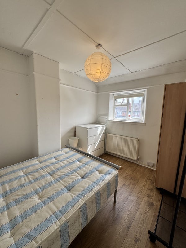 Room Orchid Street in Greater London