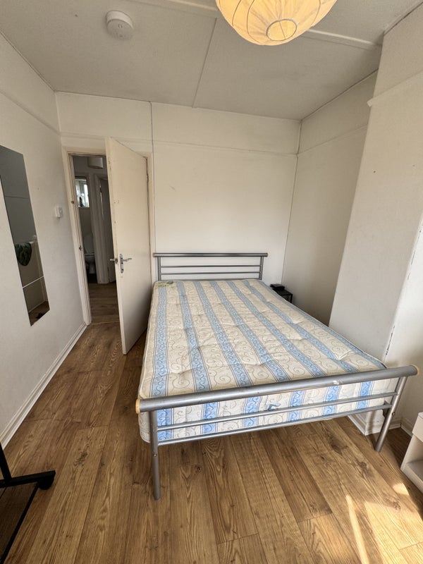 Room Orchid Street in Greater London