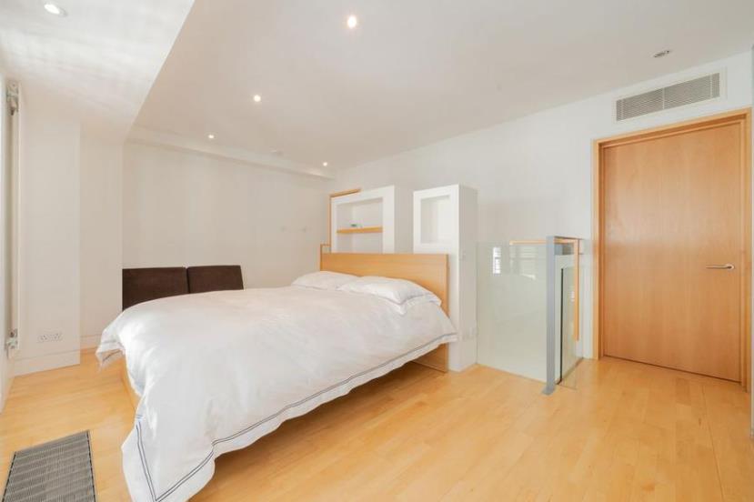 Flat Radnor Place in City of Westminster