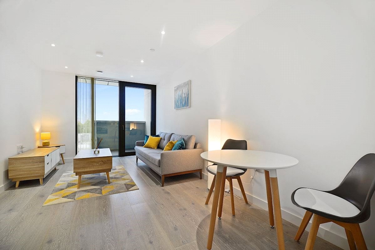 Flat City North Place in Greater London