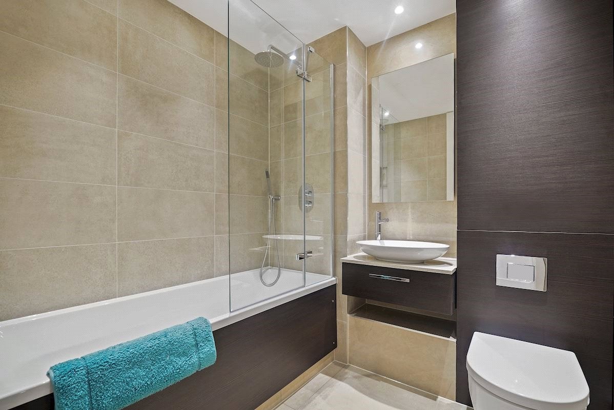 Flat City North Place in Greater London