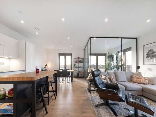 Flat Atlantis Avenue in Greater London