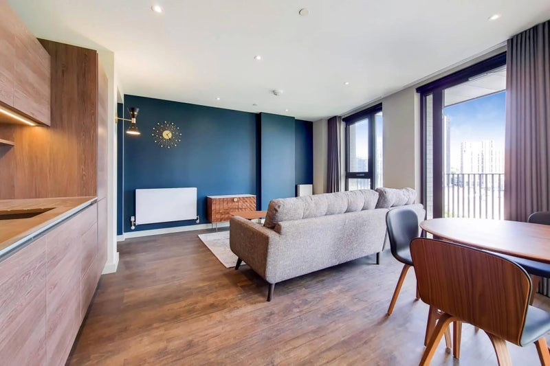 Flat Olympic Way in Greater London