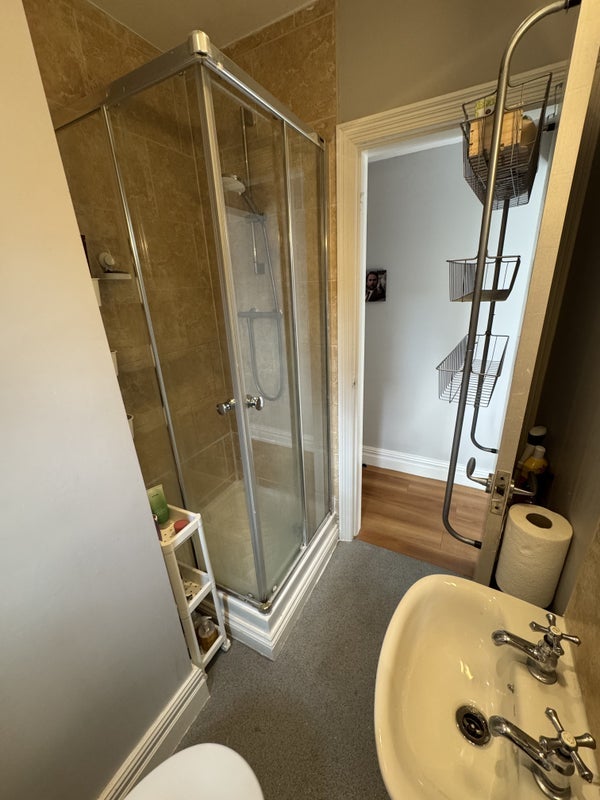 Room Hesketh Avenue in Leeds