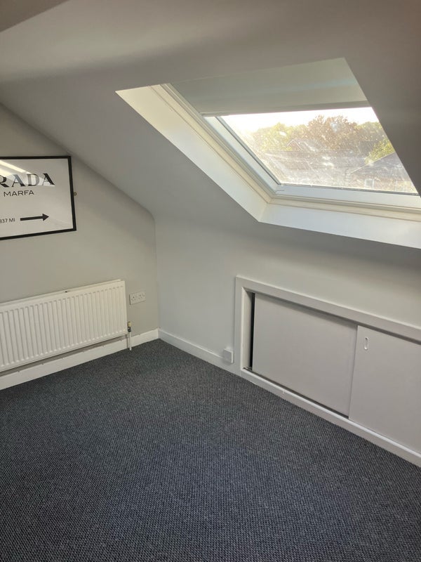 Room Vicars Road in Manchester
