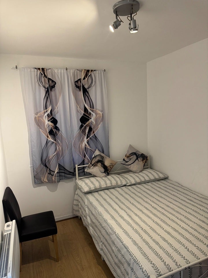 Room Beech Lawns in Greater London