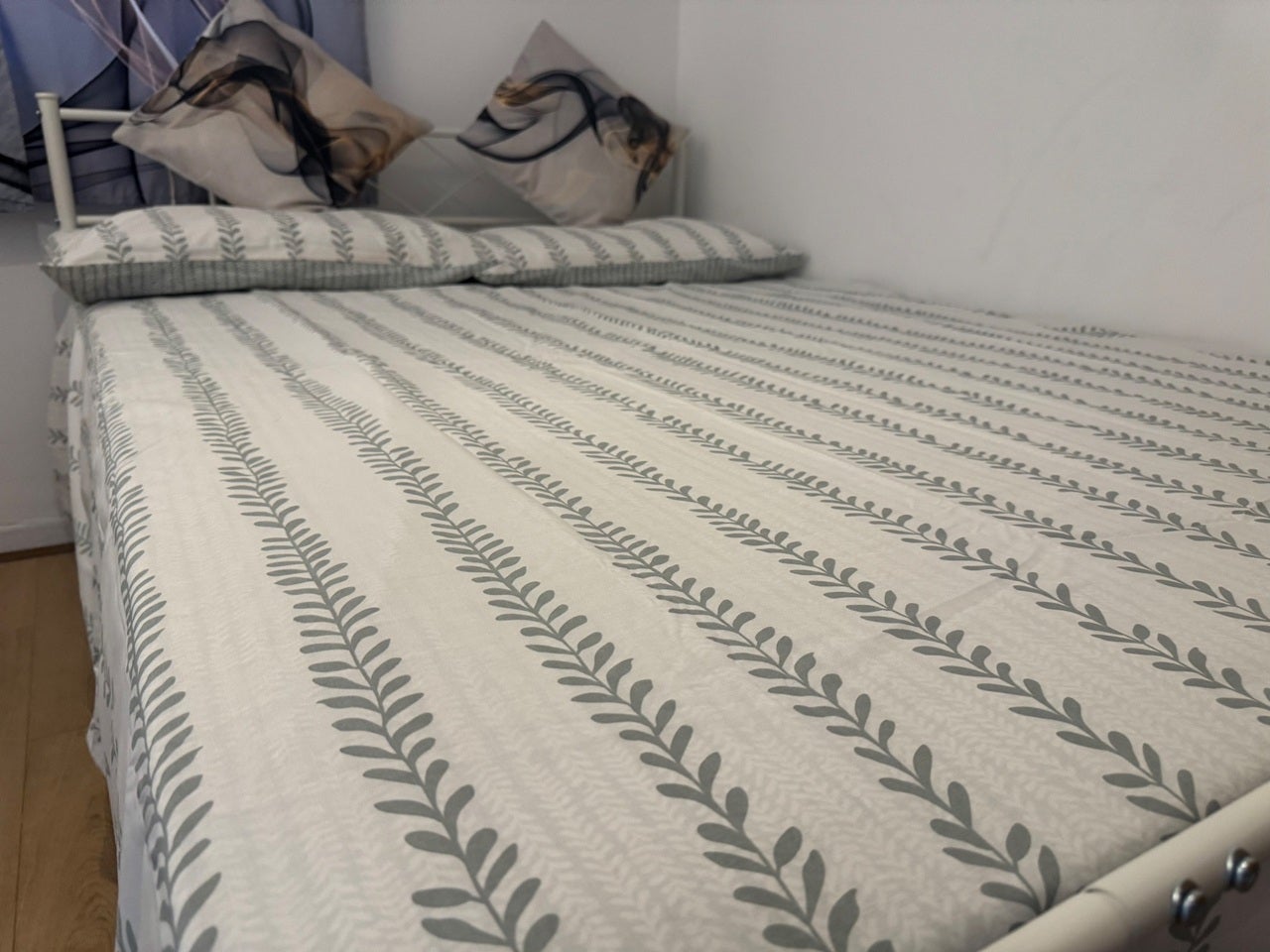 Room Beech Lawns in Greater London